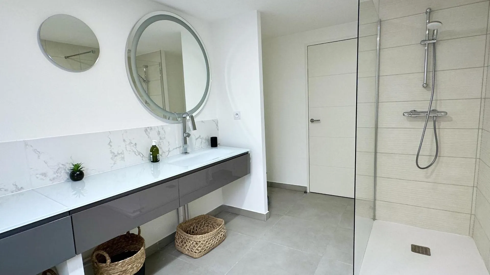 Maxime By Terry'S Homes Cannes
